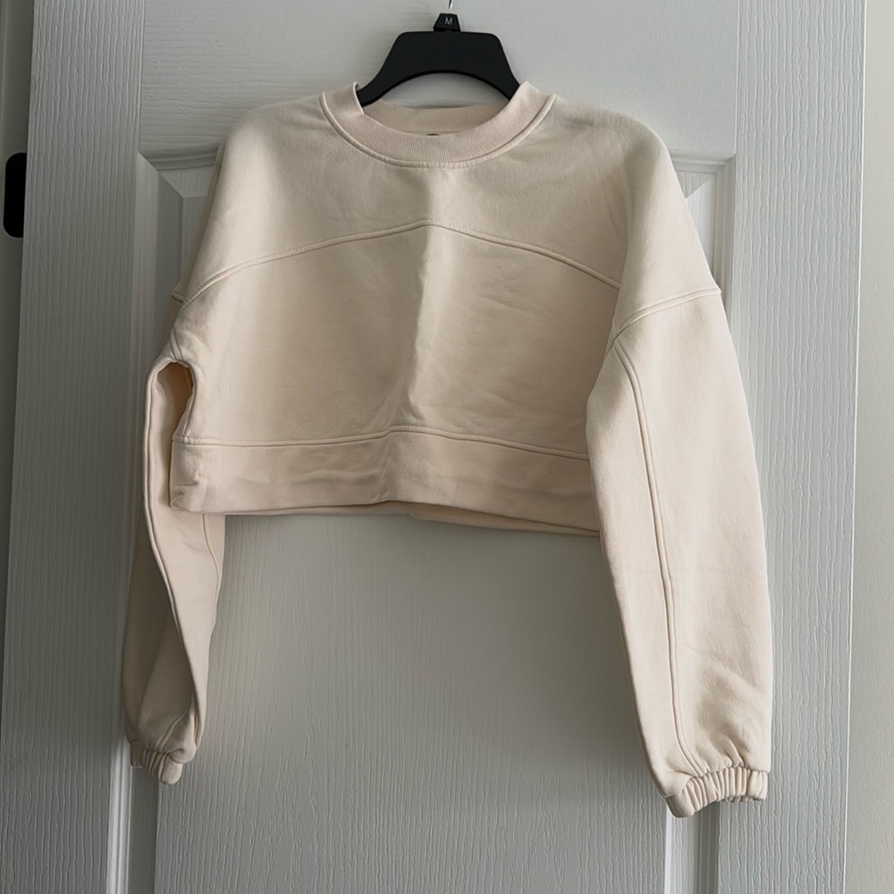 Cropped crew neck